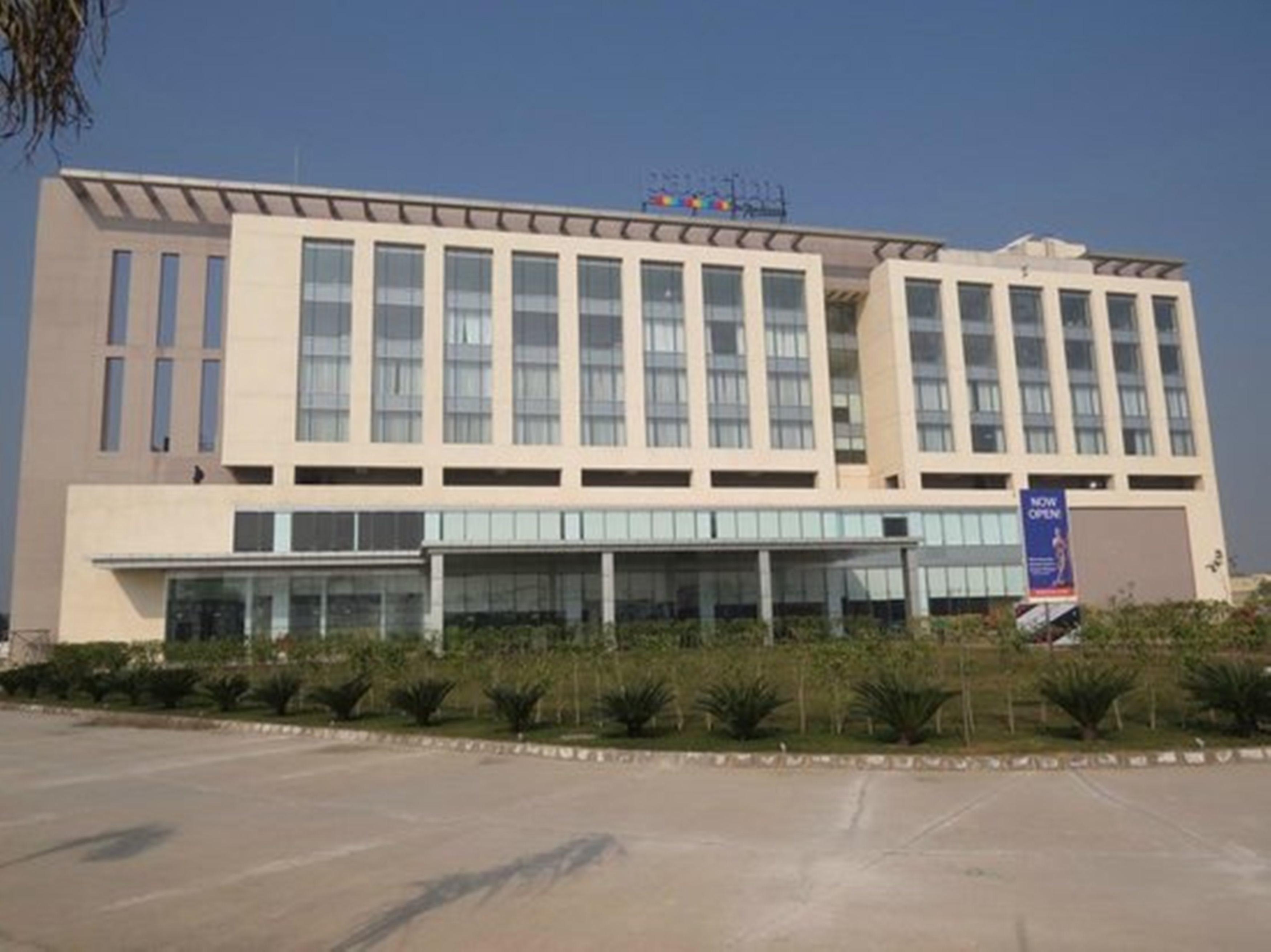 Park Inn By Radisson Gurgaon Bilaspur Манесар Экстерьер фото